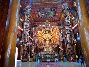 千の手を持つ観音像は圧巻！「ワットメッタダルマボーディングヤン(Wat Mettadharma Bodhiyan )」見学